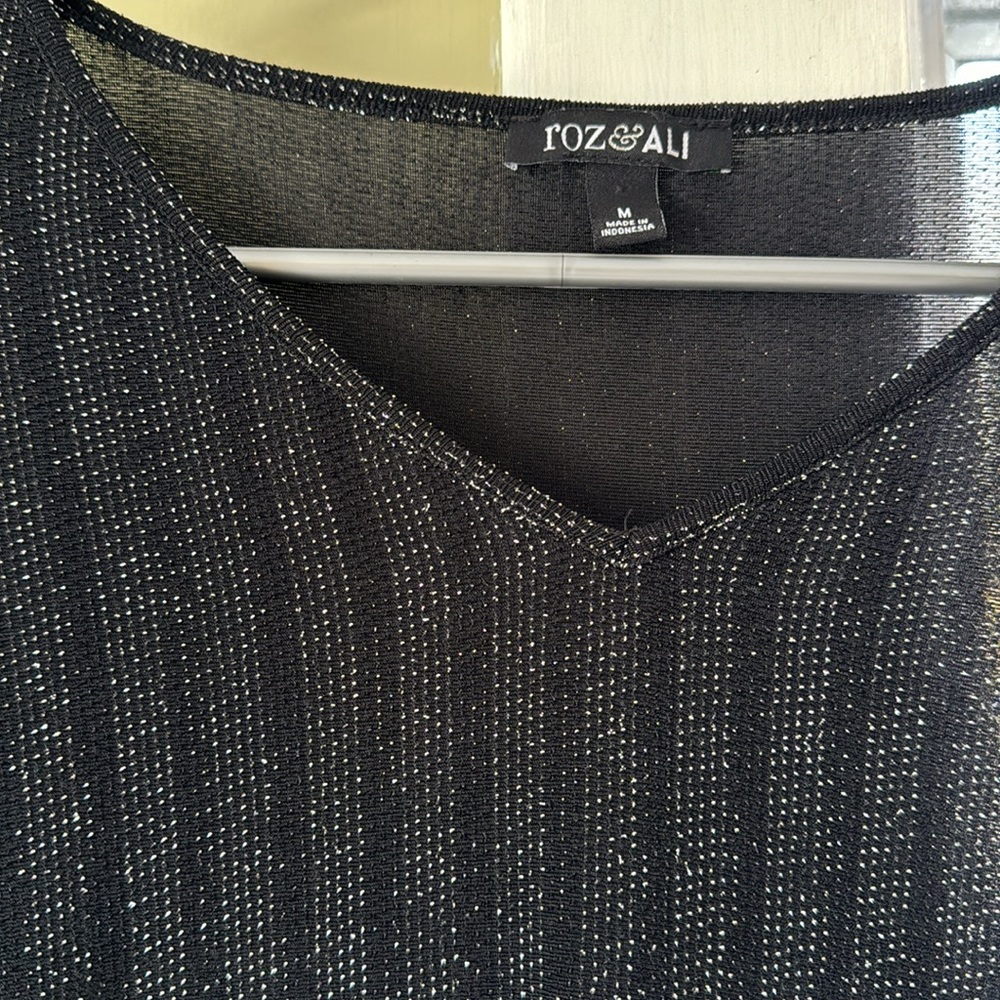 Sparkly top by Roz & Ali - Picture 2 of 4